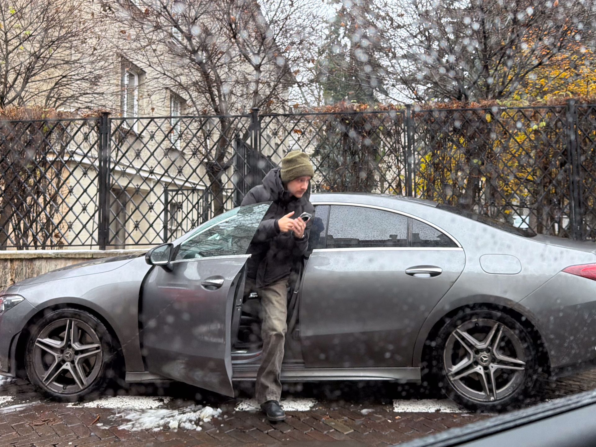 Maciej Musiał przyłapany w Warszawie