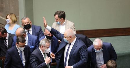 Zagłosowali z PiS, zostają w rządzie? Rzeczniczka Porozumienia zapowiada