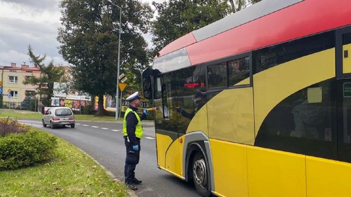 Pijany kierowca wiózł dzieci 