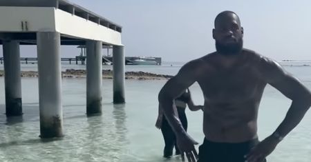 Poniósł sromotną porażkę. Tak LeBron James zapomina o trudach sezonu