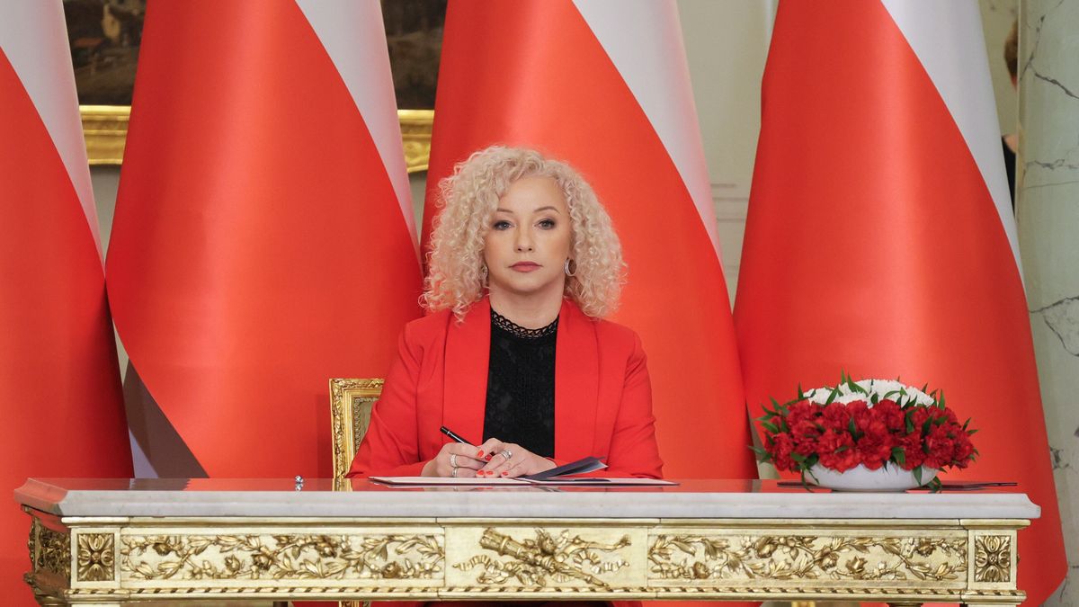Warszawa, 13.12.2023. Minister do spraw równości Katarzyna Kotula podczas uroczystości zaprzysiężenia kierowanego przez Donalda Tuska gabinetu w Pałacu Prezydenckim w Warszawie, 13 bm. (jm) PAP/Paweł Supernak