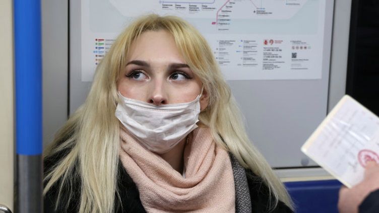 Lekarka wyjaśnia, jak odróżnić COVID-19 od grypy