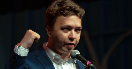 Białoruś. Znamy miejsce, w którym więziony jest Raman Pratasiewicz. Przekazano mu paczkę