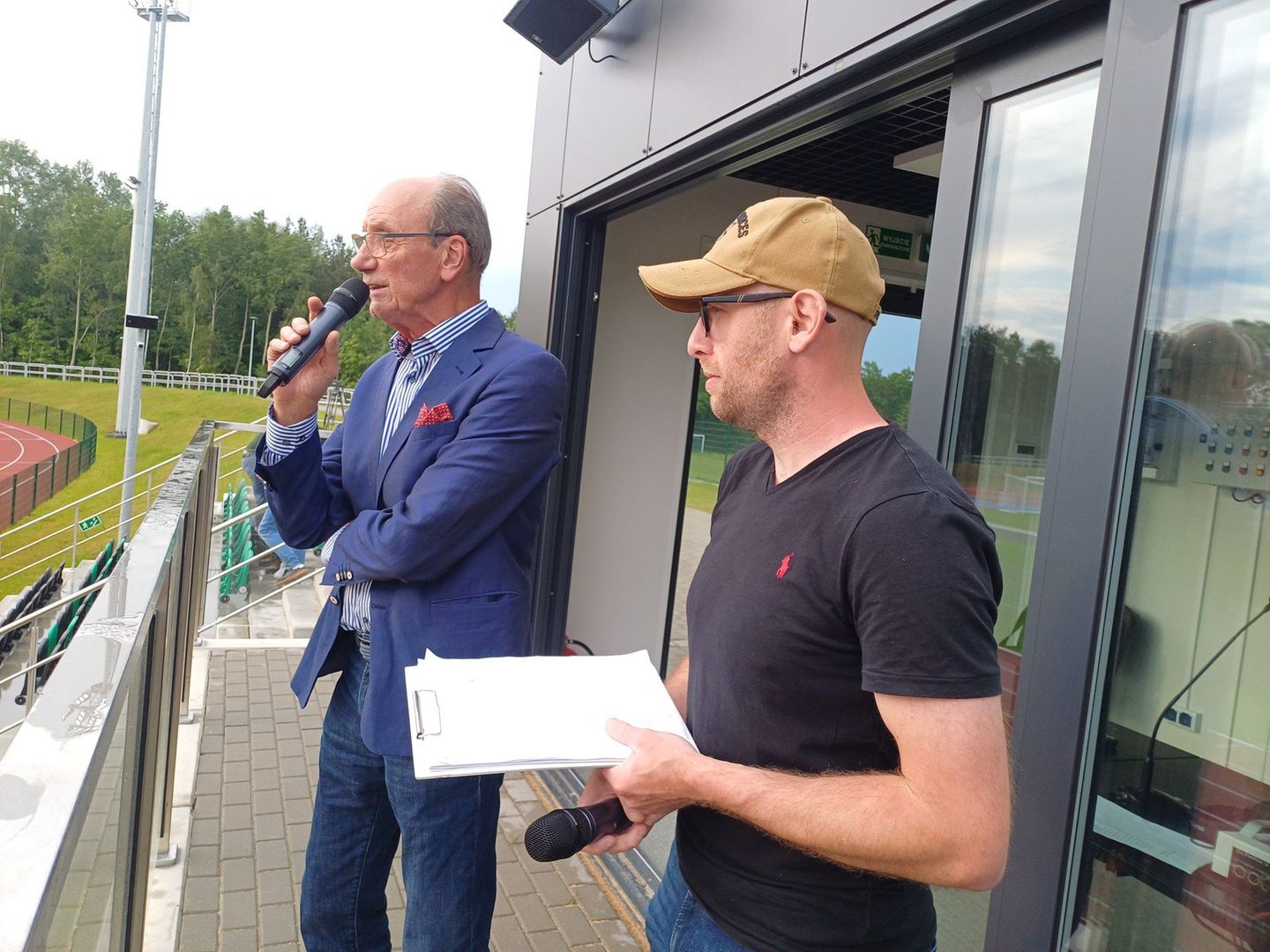 Dariusz Szpakowski na meczu w Starachowicach.