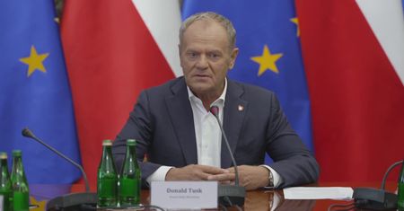 Ataki w szkołach. Premier zapowiada więcej patroli, policja bada trop internetowego wyzwania