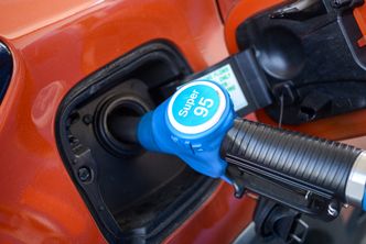 Niemcy: po rozejmie na Bliskim Wschodzie paliwa nadal drożeją