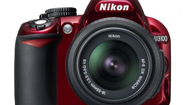 Nikon D3100 Red w kolorze wiśni 1
