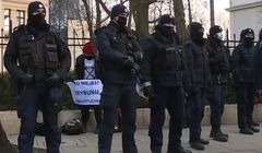 Policjanci przed TK zasłonili protestujących przed dziennikarzami, szef Press Club Polska pisze do komendanta