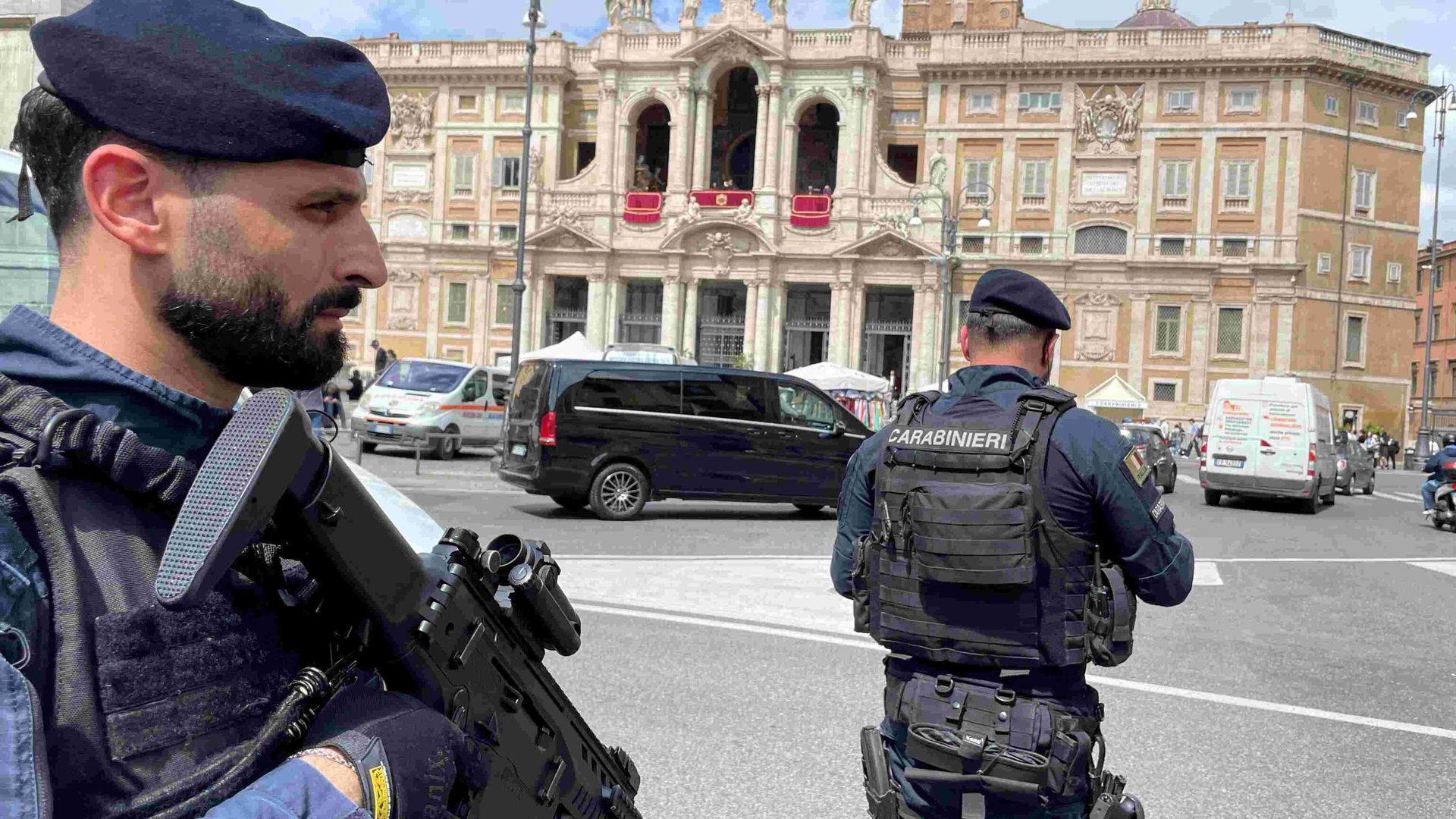 Nie tylko Watykan, ale także Rzym zamienił się w pilnie strzeżoną twierdzę