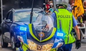 Głośno o Polaku w Niemczech. Zaatakował policjantkę
