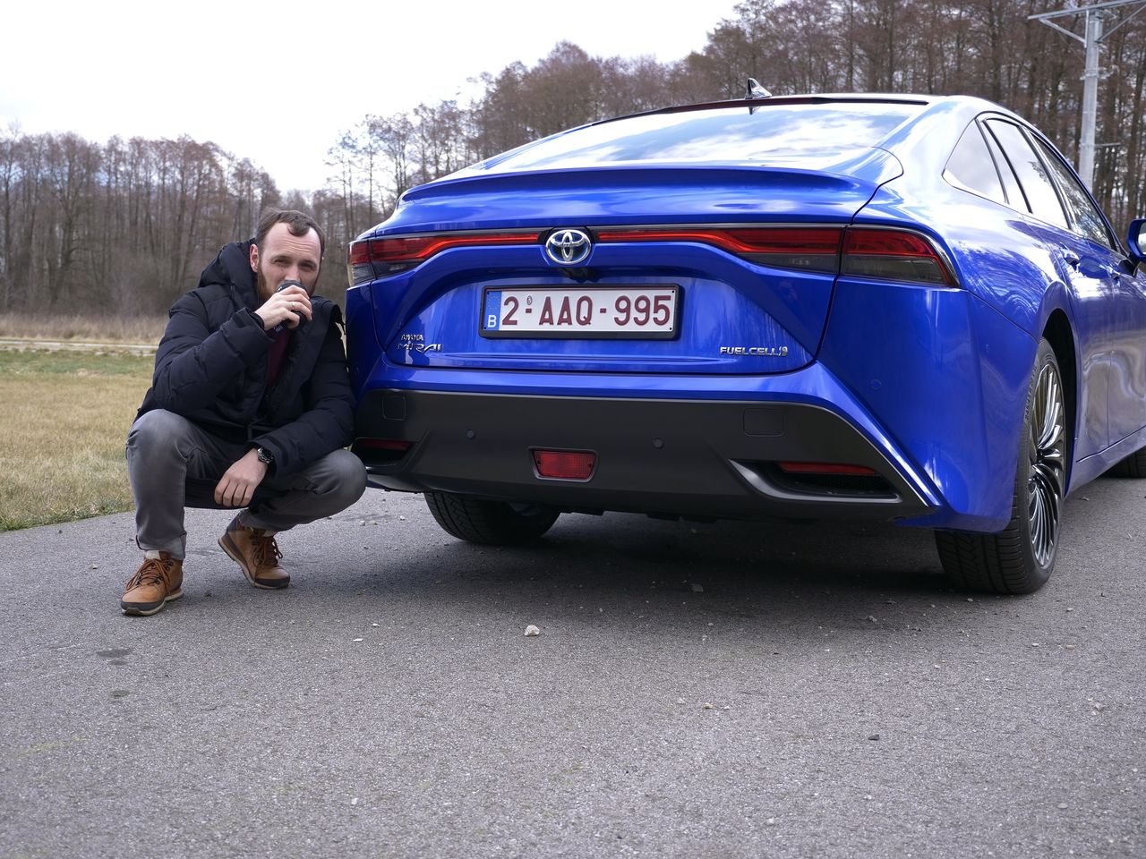 Test wideo: Toyota Mirai - piję wodę z wydechu!