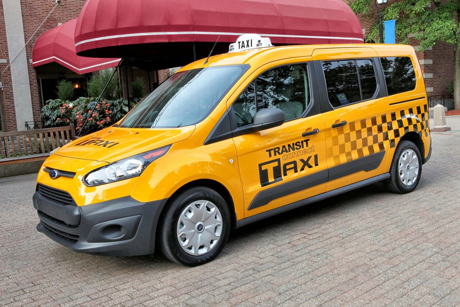 Ford introduces the 2014 Transit Connect Taxi, prioritizing passenger and cargo space, livery-duty durability and low operating costs.
