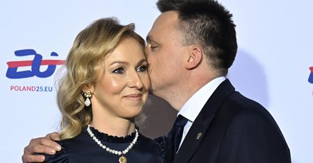 Hołownia pokazał się z żoną. Stylistka spojrzała na strój: dramat