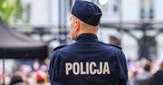Mieszkaniec gminy Oleśnica miał się od kilkunastu lat znęcać nad żoną i dziećmi. Policjanci znaleźli dwie sztuki broni i amunicję