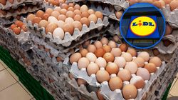 Takich jajek nie kupisz już w Lidlu. Sieć wycofa je do końca 2025 roku