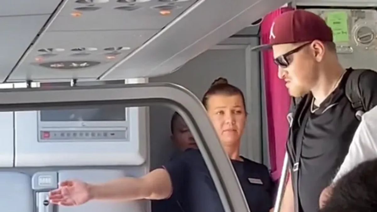 Ukraiński weteran nie był w stanie siedzieć, więc wyrzucono go z samolotu