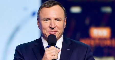 Dumny Jacek Kurski CHWALI SIĘ wynikami oglądalności: "6,1 miliona widzów sylwestra". Maryla Rodowicz i Zenon Martyniuk przebili Jasona Derulo?