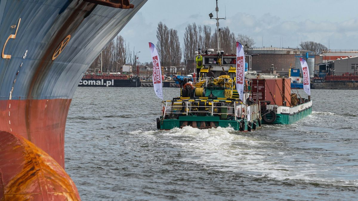 Zapadała decyzja, że w Gdańsku powstanie specjalistyczny port. 