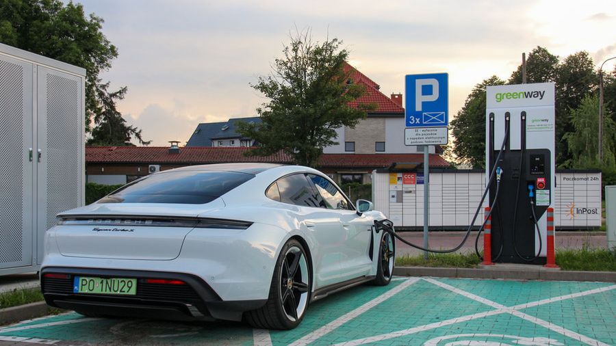 Takich ładowarek będzie na naszych ulicach coraz więcej (fot. Michał Zieliński)