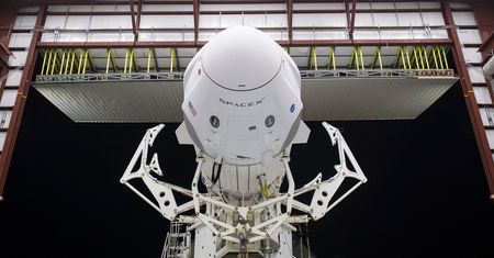 Misja z polskim astronautą przetestuje nowy pojazd SpaceX