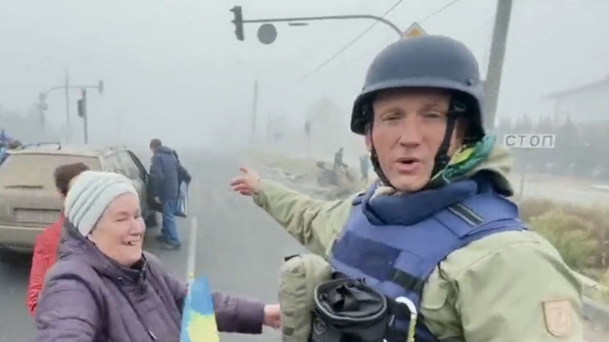 Mieszkańcy wyzwolonego Chersonia ciepło powitali dziennikarzy 