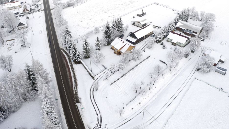 Ferie zimowe 2021 będą najczęściej spędzone w domu. Dzieci do godz. 16 nie będą mogły nawet wychodzić bez opieki rodziców
