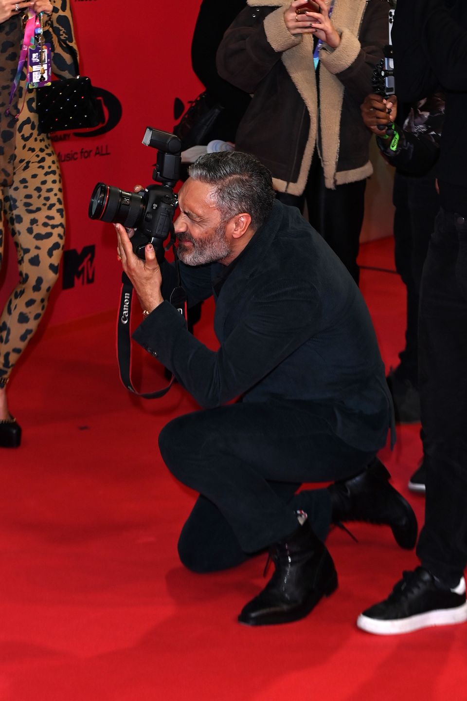 Rita Ora i Taika Waititi na MTV EMA 2021