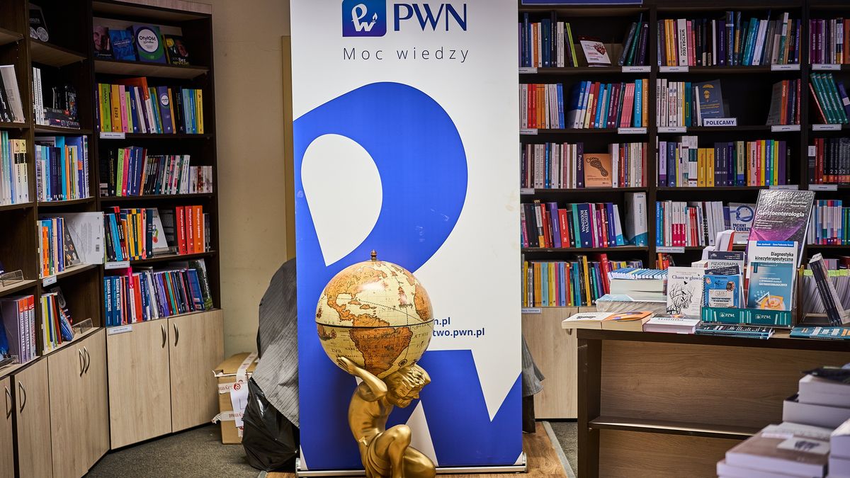 Hurtownia Azymut należy do grupy PWN