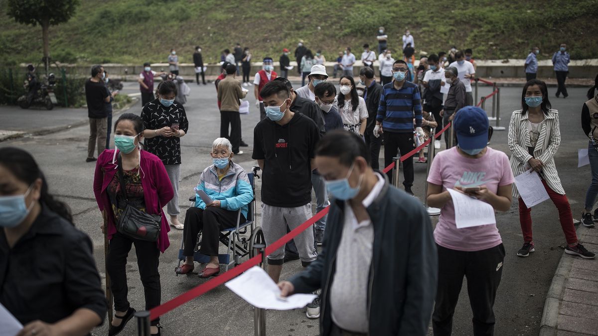 11-milionowe Wuhan chce przeprowadzić testy na wszystkich mieszkańcach