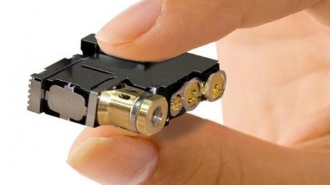 Bardzo mały projektor, a potrafi wyświetlać obraz w 70" 1