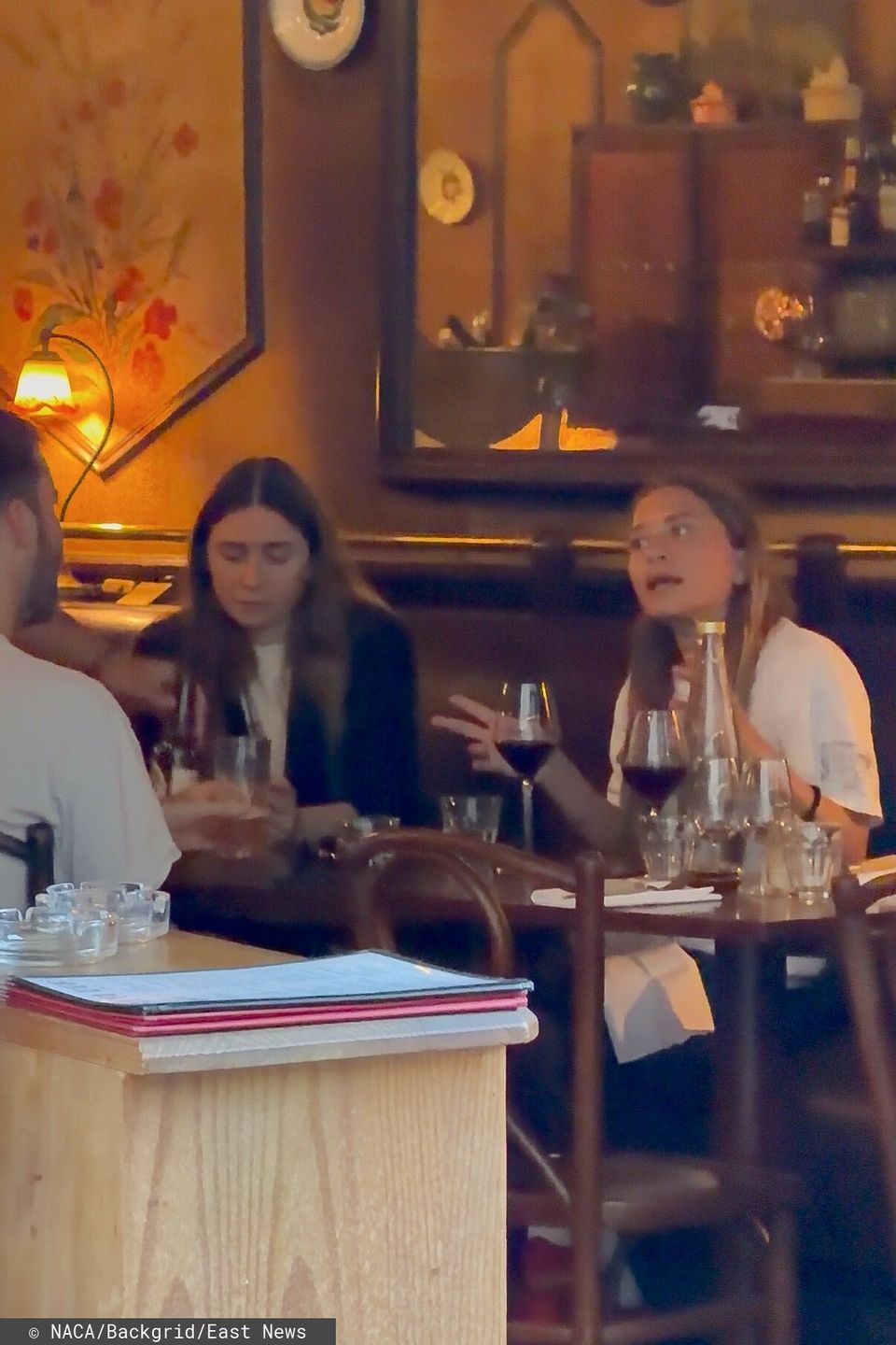 Mary-Kate i Ashley Olsen na lunchu w Paryżu