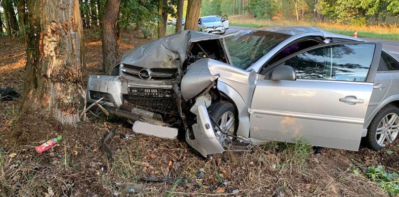 Wypadek na drodze. Ranne dziecko