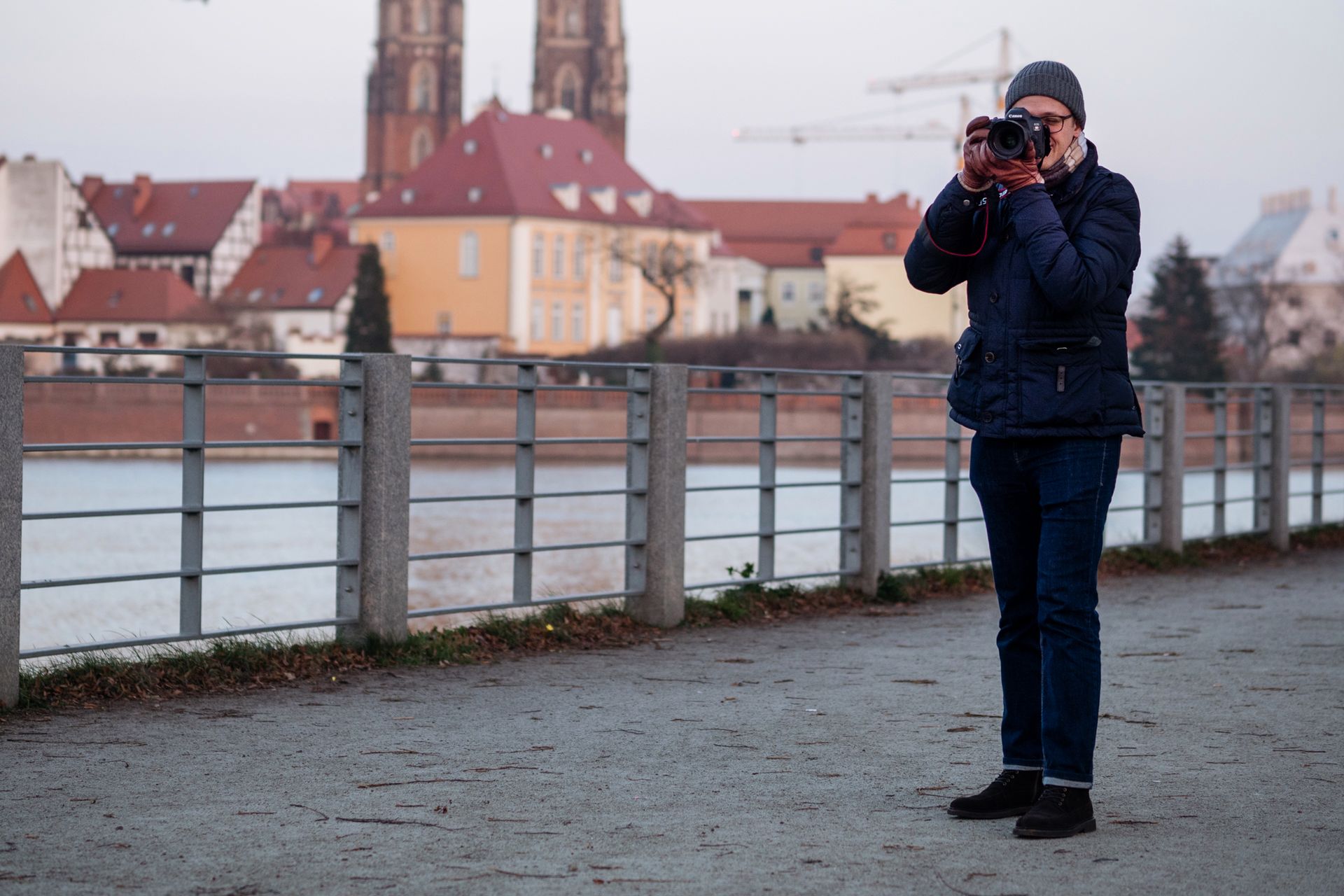 Zdjęcia "z ręki” przy długich czasach naświetlania. Co zrobić, aby były nieporuszone bez statywu? 2