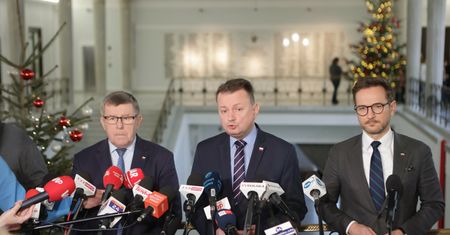 Decyzja Hołowni. Politycy PiS zawiadamiają prokuraturę