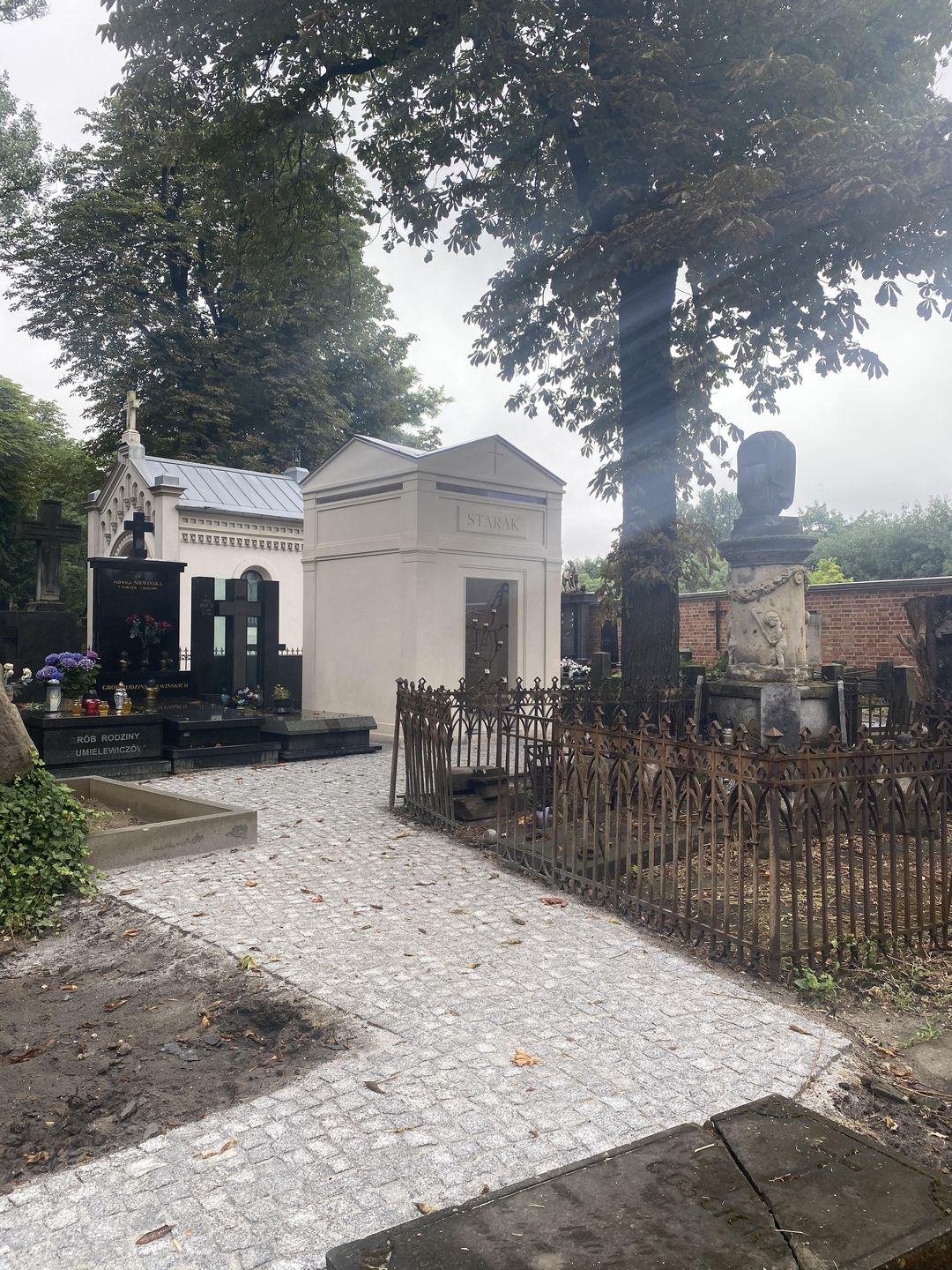 Grobowiec Piotra Woźniaka-Starak