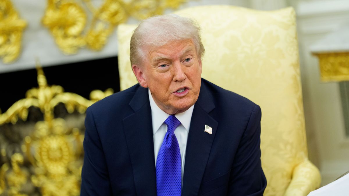 NATO Secretary General Mark Rutte visits USA
epa12474347 US President Donald J. Trump gives remarks as he meets with NATO Secretary General Mark Rutte in the Oval Office of the White House in Washington, DC, USA, 22 October 2025. The leaders met to discuss continued support for Ukraine.  EPA/AARON SCHWARTZ / POOL 
Dostawca: PAP/EPA.
AARON SCHWARTZ / POOL
2025, North America, U.S., US, USA, United States, United States of America, government, national, news, political, politicians, politics, Trump Administration, East Wing, White House Ball Room, WH, White House, 45th President, 47th President, America, American, Americas, Chief Executive, Commander-in-Chief, DC, Donald John Trump, Donald Trump, inside the Beltway, White House Press Pool, East Wing Demolition, White House Ballroom, October 22