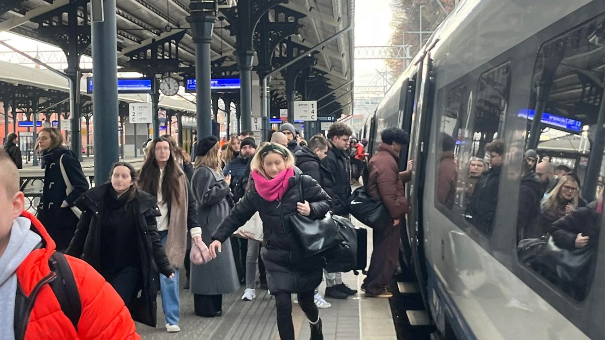 Tłumy w wsiadały w Gdańsku do pierwszego pendolino