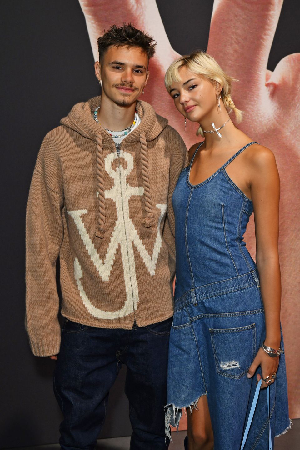 Romeo Beckham, Mia Regan