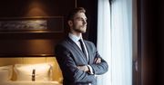 Męska elegancja w atrakcyjnej cenie. Wybierz stylowy garnitur na różne okazje