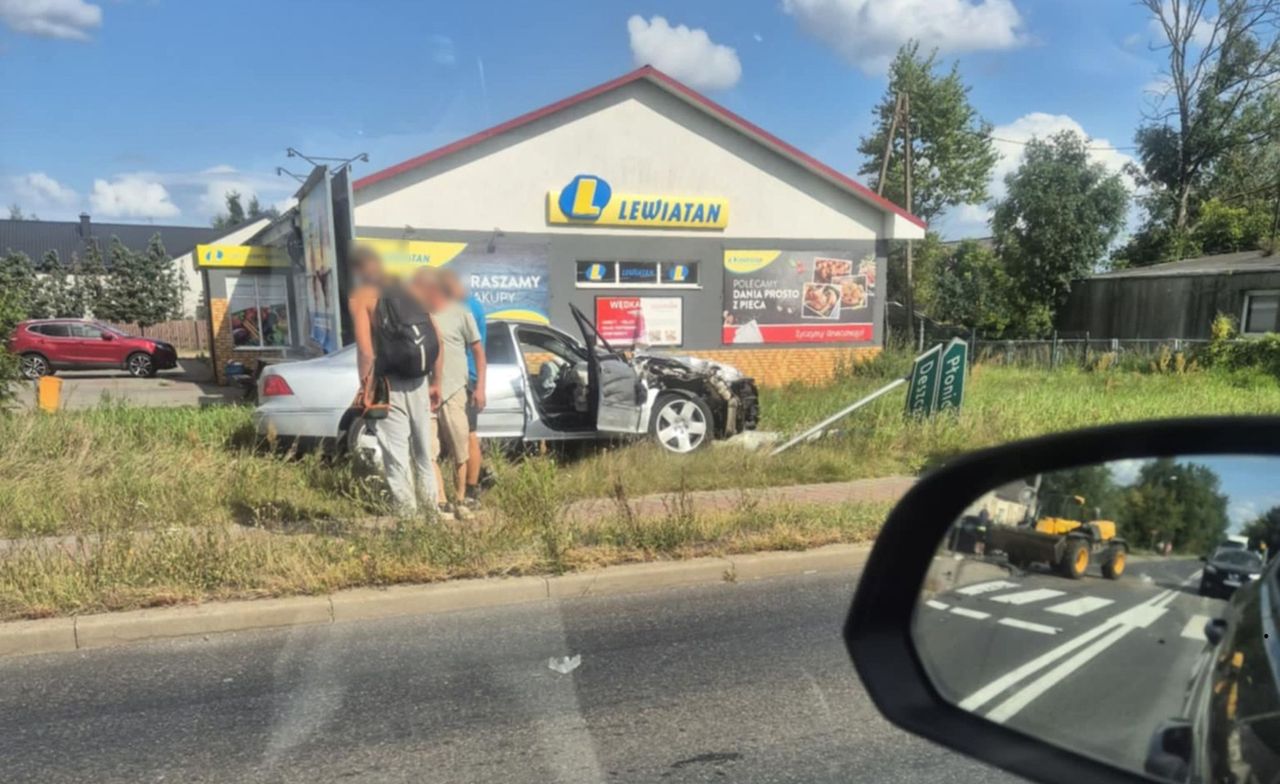 Krasowiec: Wypadek na DK22. Zderzenie osobówki z ładowarką
