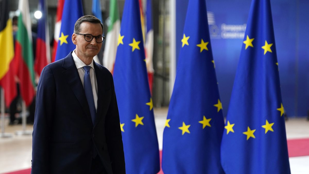 Premier Mateusz Morawiecki. Niemiecki Handelsblatt chwali rząd m.in. za ściąganie do Polski białoruskich biznesów