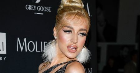 Caroline Derpieński WYMOWNIE o spędzaniu świąt z BABCIĄ: "Będę pytać, jak duże melony mam sobie zainstalować, żeby skóra nie pękła" (FOTO)