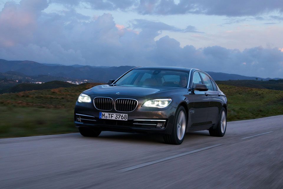BMW serii 7 na rok 2013 - megagaleria niemieckiego okrętu flagowego 208
