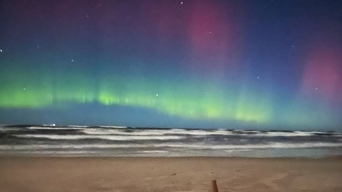 Zorza polarna dostrzeżona nad Polską. Internauci dzielą się zdjęciami cudu natury 1