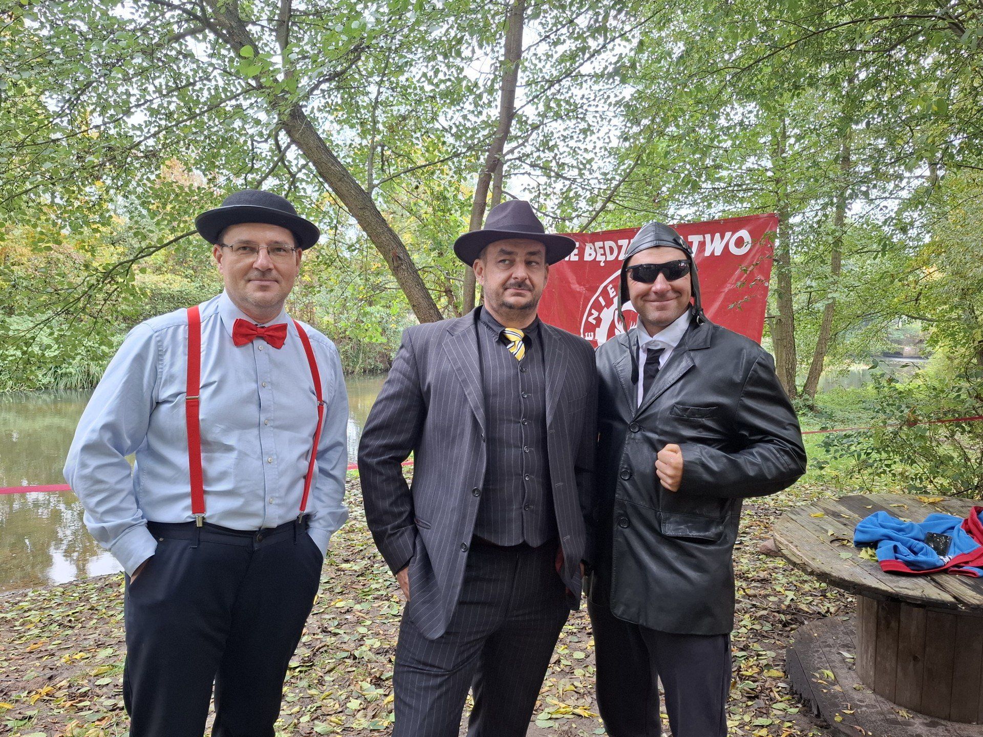 Regionalne morsowanie w stylu gangsterskim! Strojów z epoki nie brakowało!