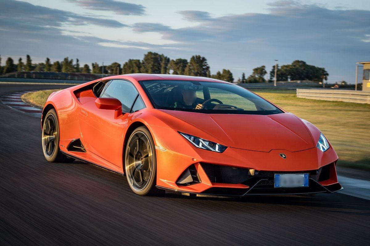 Irakijczyk swoim lamborghini jechał ponad 230 km/h (Lamborghini)