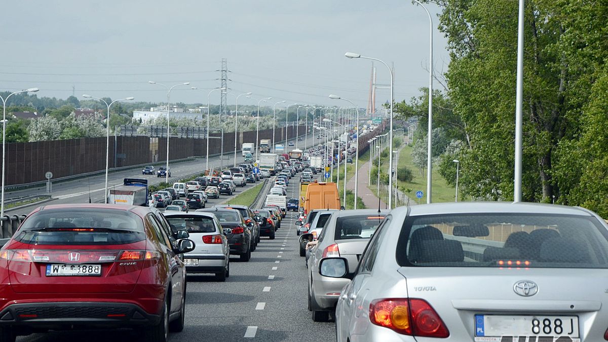 Ruch wraca do poziomów sprzed pandemii - trzeba liczyć się z dużymi problemami na trasie