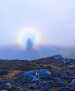 Tajemnicze zjawisko na niebie w górach. "Postać z aureolą"