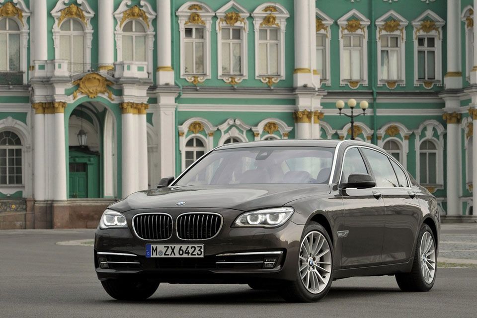 BMW serii 7 na rok 2013 - megagaleria niemieckiego okrętu flagowego 78