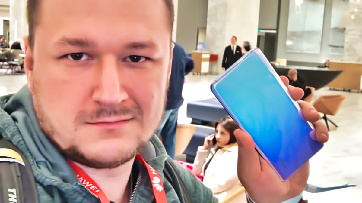 Huawei Mate Zero oficjalnie. Smartfon bez aparatu, w którym zdjęcia generuje sztuczna inteligencja 1